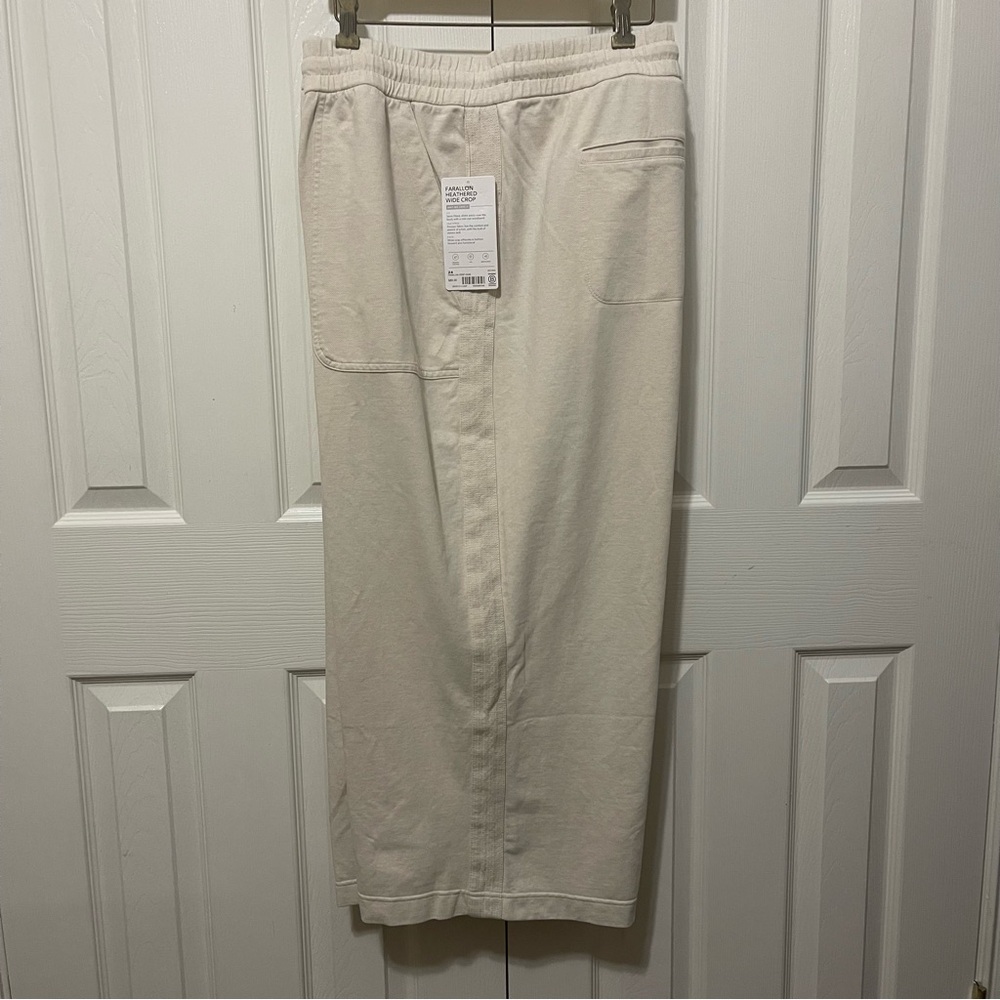 Size 24 (3X) Athleta Farallon Wide Leg Crop Pants NWT